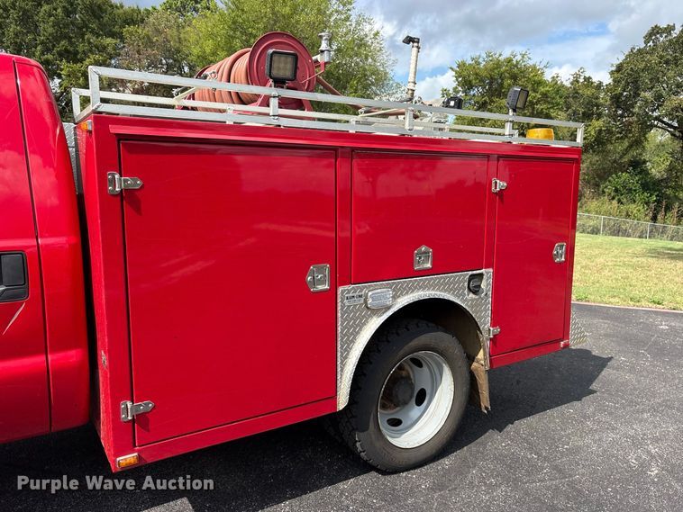 image for item ES8293 2003 Ford F550 Super Duty brush fire truck