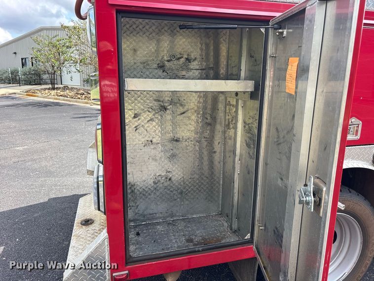 image for item ES8293 2003 Ford F550 Super Duty brush fire truck