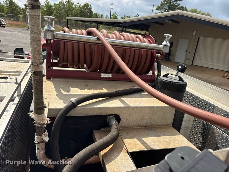 image for item ES8293 2003 Ford F550 Super Duty brush fire truck