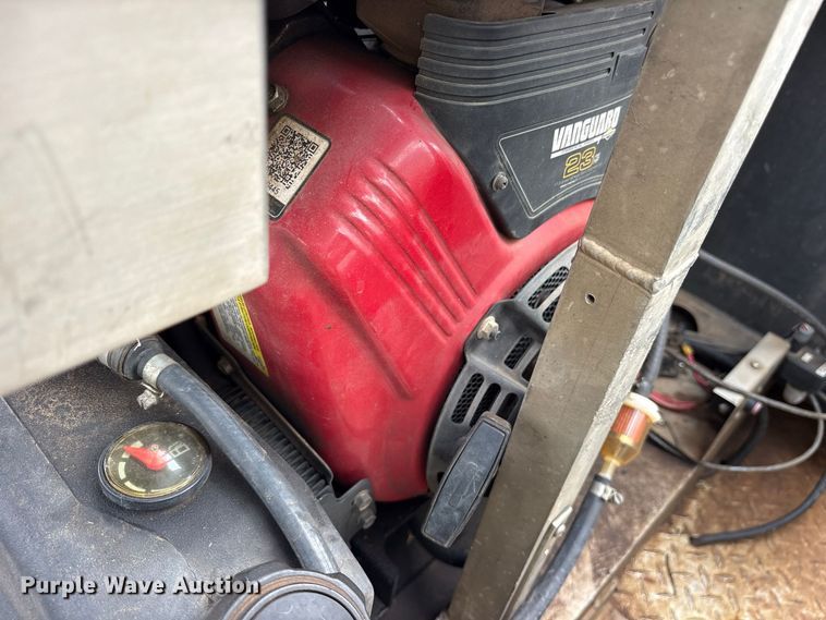 image for item ES8293 2003 Ford F550 Super Duty brush fire truck
