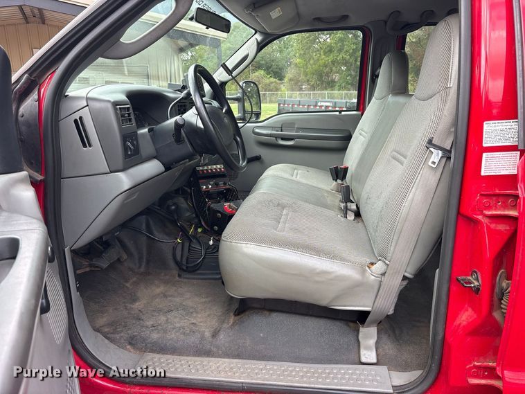 image for item ES8293 2003 Ford F550 Super Duty brush fire truck