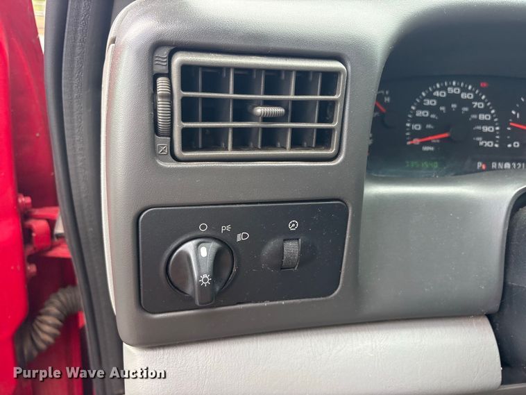 image for item ES8293 2003 Ford F550 Super Duty brush fire truck