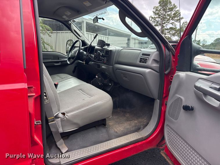 image for item ES8293 2003 Ford F550 Super Duty brush fire truck