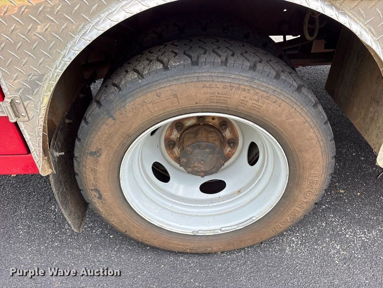 image for item ES8293 2003 Ford F550 Super Duty brush fire truck