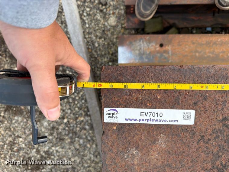 image for item EV7010 (2) 42' x 22