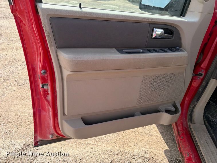 image for item EV7012 2011 Ford Expedition SUV