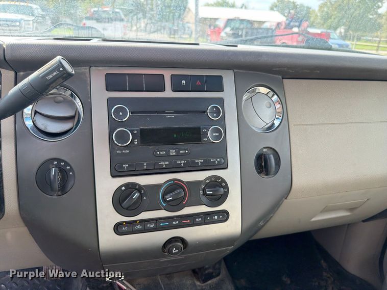 image for item EV7012 2011 Ford Expedition SUV