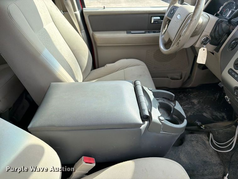 image for item EV7012 2011 Ford Expedition SUV