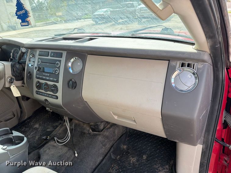 image for item EV7012 2011 Ford Expedition SUV