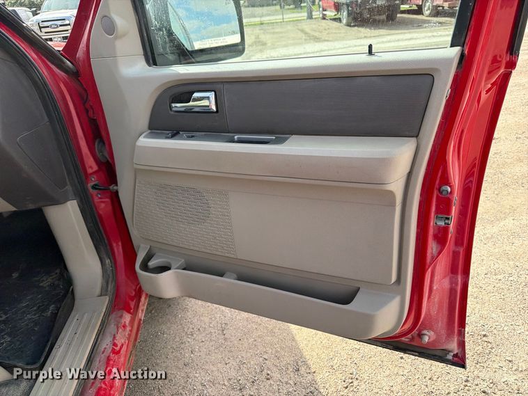 image for item EV7012 2011 Ford Expedition SUV