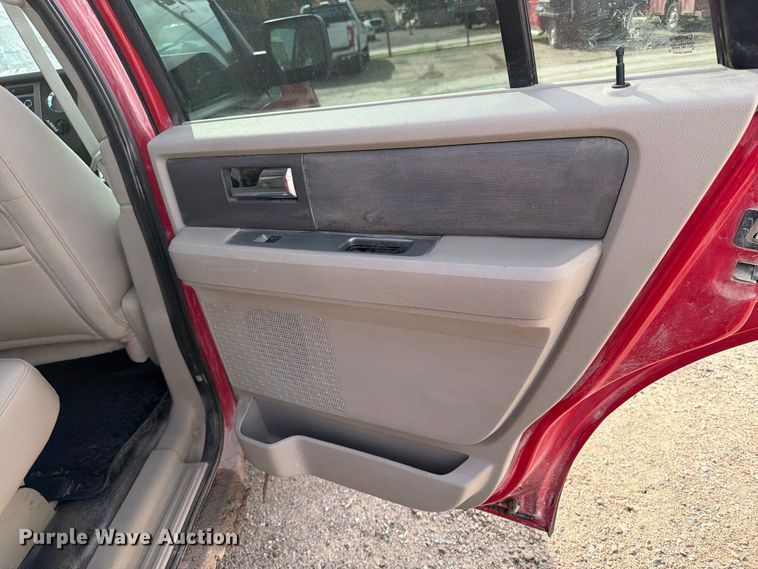 image for item EV7012 2011 Ford Expedition SUV