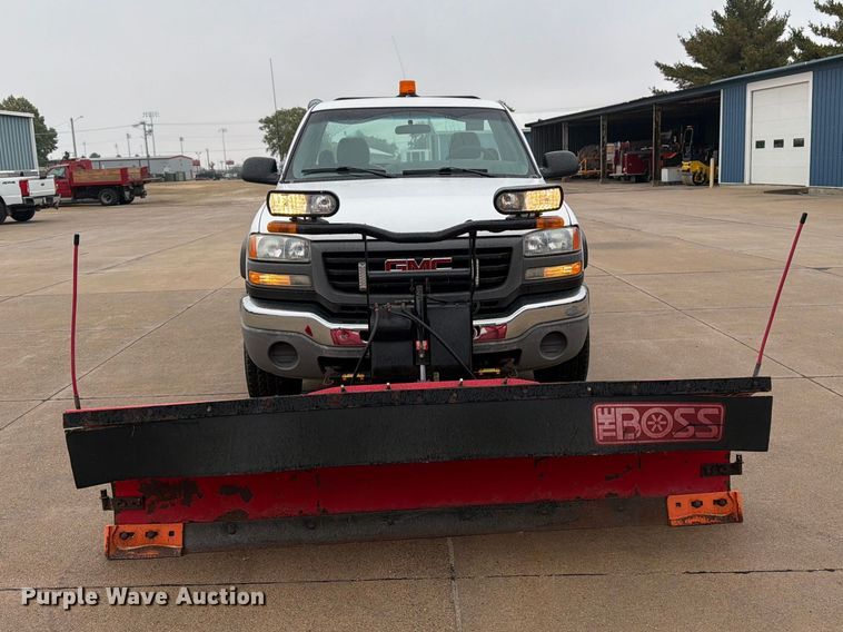 image for item EV7034 2004 GMC Sierra 2500HD pickup truck
