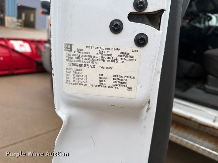 image for item EV7034 2004 GMC Sierra 2500HD pickup truck