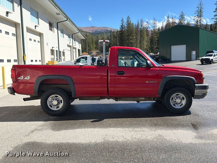 image for item EW1161 2003 Chevrolet Silverado 2500HD pickup truck
