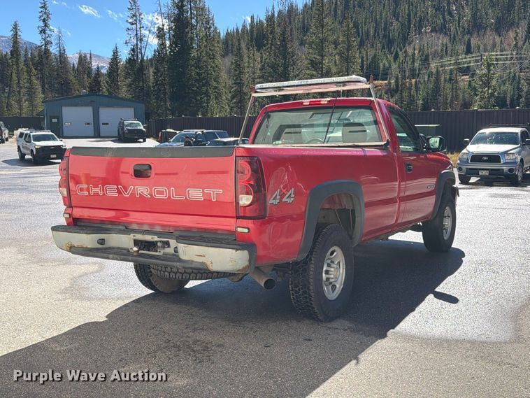 image for item EW1161 2003 Chevrolet Silverado 2500HD pickup truck