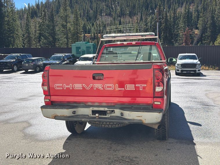 image for item EW1161 2003 Chevrolet Silverado 2500HD pickup truck
