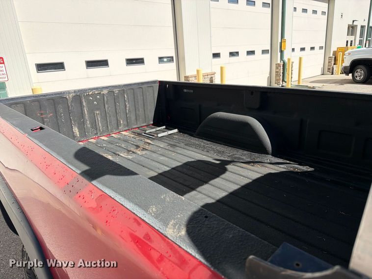 image for item EW1161 2003 Chevrolet Silverado 2500HD pickup truck