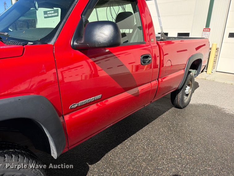 image for item EW1161 2003 Chevrolet Silverado 2500HD pickup truck