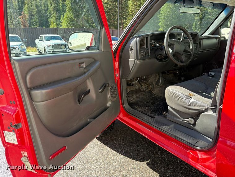 image for item EW1161 2003 Chevrolet Silverado 2500HD pickup truck