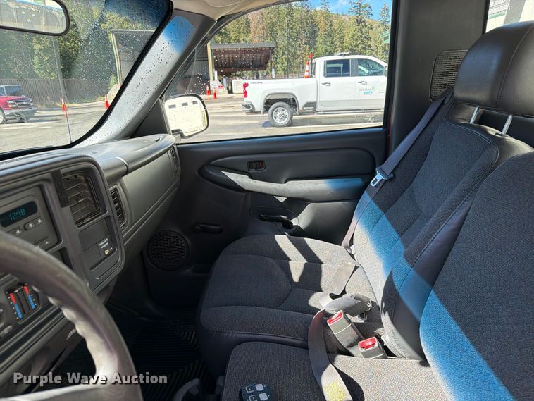 image for item EW1161 2003 Chevrolet Silverado 2500HD pickup truck