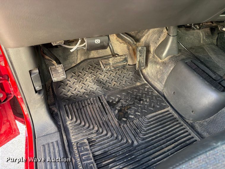 image for item EW1161 2003 Chevrolet Silverado 2500HD pickup truck