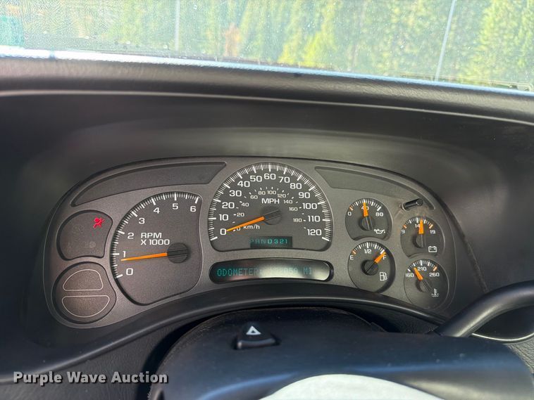 image for item EW1161 2003 Chevrolet Silverado 2500HD pickup truck