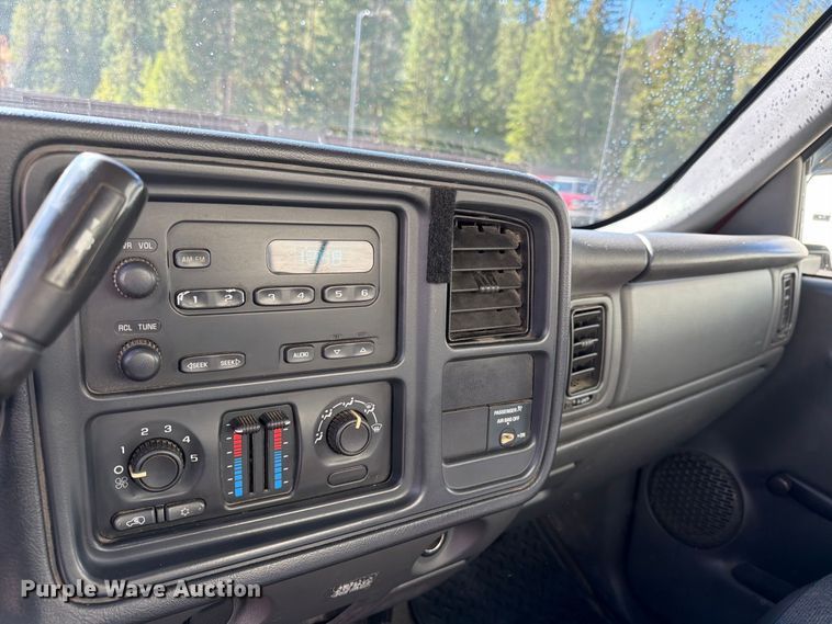 image for item EW1161 2003 Chevrolet Silverado 2500HD pickup truck