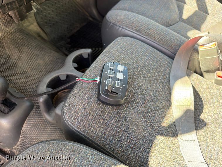 image for item EW1161 2003 Chevrolet Silverado 2500HD pickup truck
