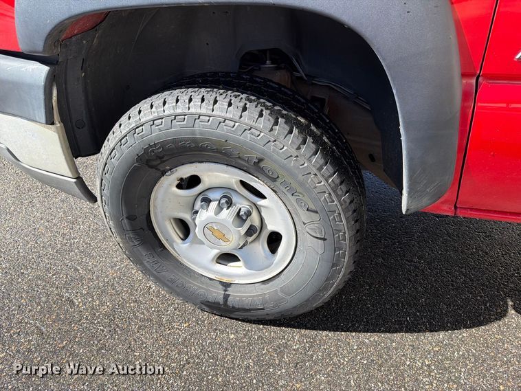 image for item EW1161 2003 Chevrolet Silverado 2500HD pickup truck