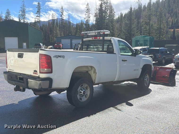 image for item EW1164 2011 GMC Sierra 2500HD pickup truck