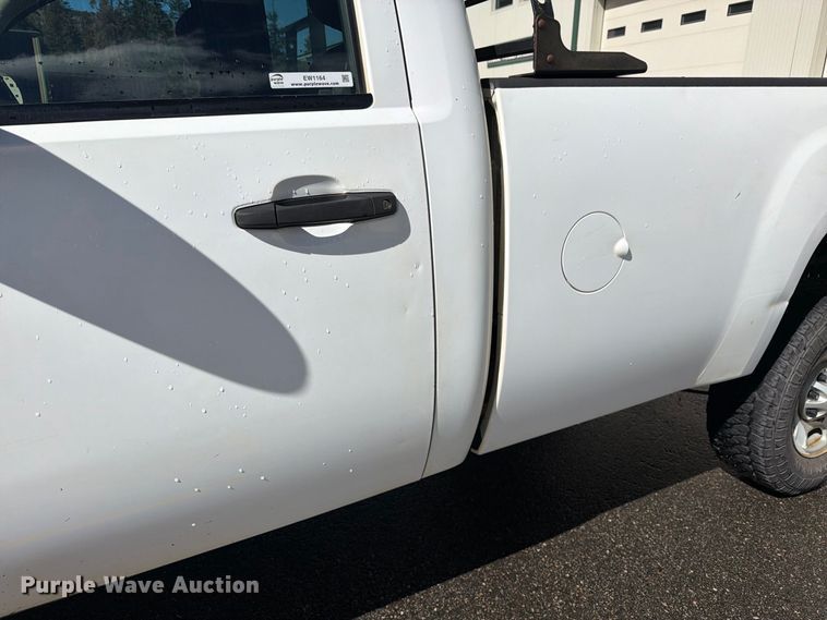 image for item EW1164 2011 GMC Sierra 2500HD pickup truck