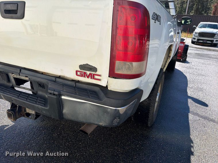 image for item EW1164 2011 GMC Sierra 2500HD pickup truck