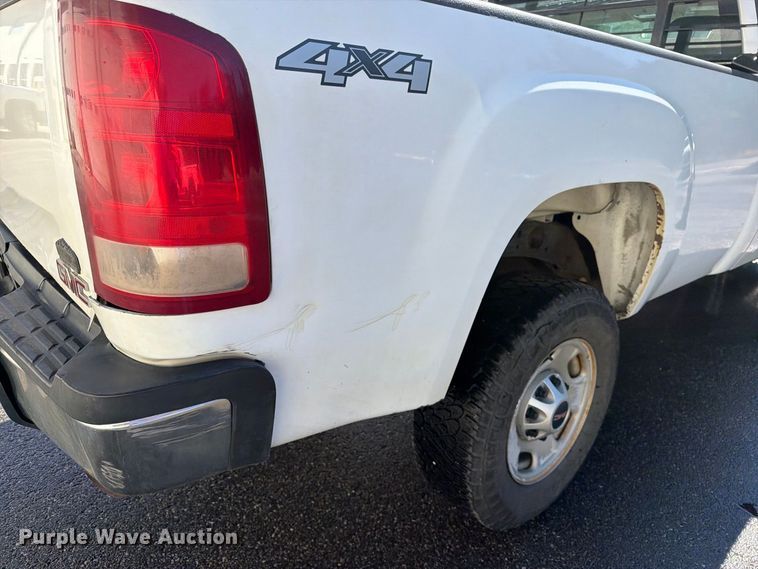 image for item EW1164 2011 GMC Sierra 2500HD pickup truck