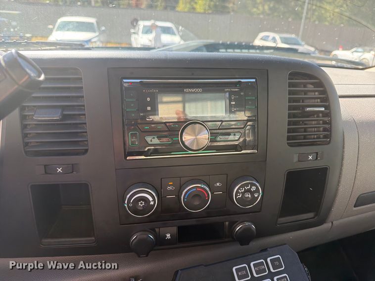 image for item EW1164 2011 GMC Sierra 2500HD pickup truck