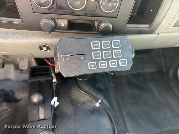 image for item EW1164 2011 GMC Sierra 2500HD pickup truck