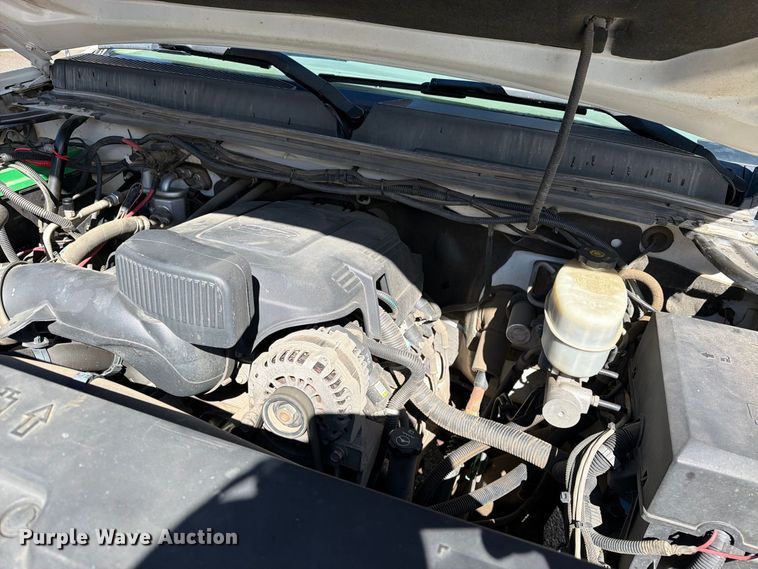 image for item EW1164 2011 GMC Sierra 2500HD pickup truck