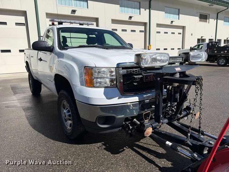 image for item EW1164 2011 GMC Sierra 2500HD pickup truck
