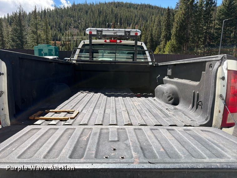 image for item EW1164 2011 GMC Sierra 2500HD pickup truck