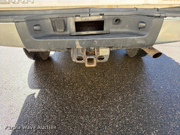 image for item EW1164 2011 GMC Sierra 2500HD pickup truck