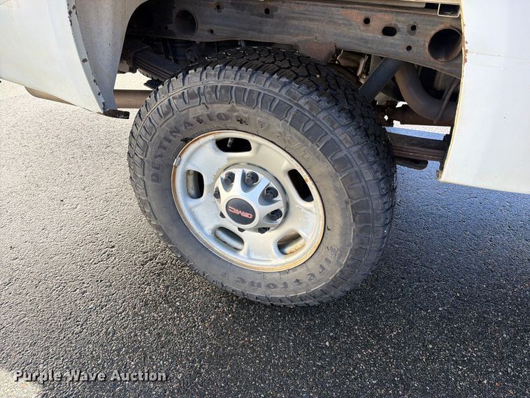image for item EW1164 2011 GMC Sierra 2500HD pickup truck