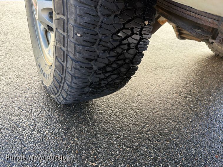 image for item EW1164 2011 GMC Sierra 2500HD pickup truck