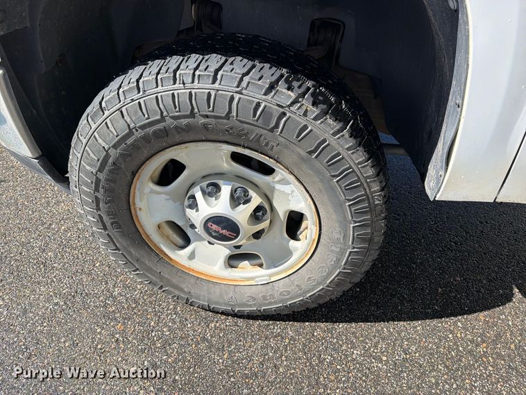 image for item EW1164 2011 GMC Sierra 2500HD pickup truck