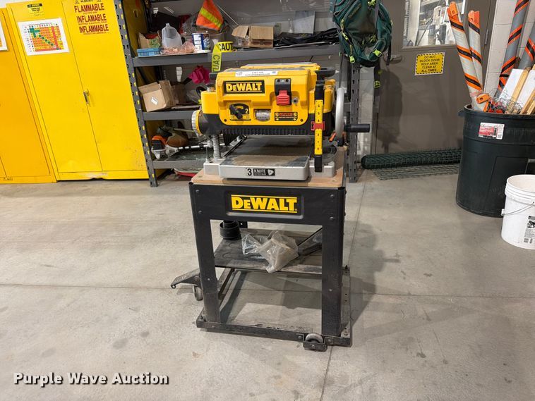 image for item EW1168 Dewalt DW735 planer