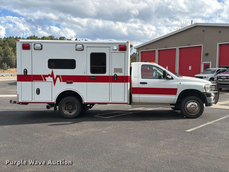 image for item EW1173 2009 Dodge Ram 4500 ambulance