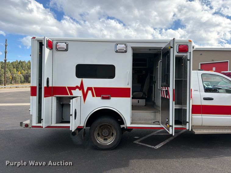 image for item EW1173 2009 Dodge Ram 4500 ambulance