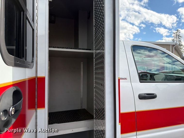 image for item EW1173 2009 Dodge Ram 4500 ambulance