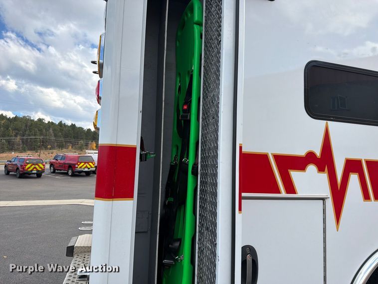 image for item EW1173 2009 Dodge Ram 4500 ambulance