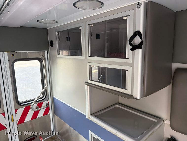 image for item EW1173 2009 Dodge Ram 4500 ambulance