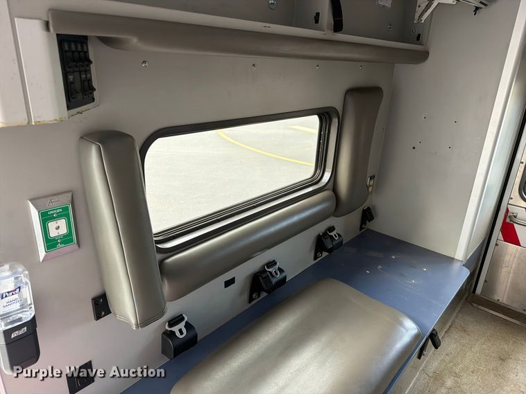 image for item EW1173 2009 Dodge Ram 4500 ambulance