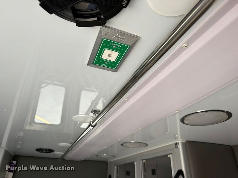 image for item EW1173 2009 Dodge Ram 4500 ambulance